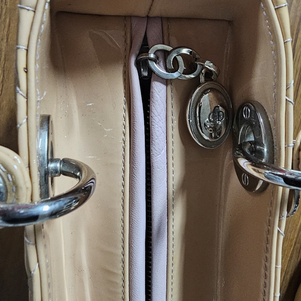 #1140-#138-006 LADY DIOR PATENT LEATHER MEDIUM CANNAGE - Picture 10 of 14